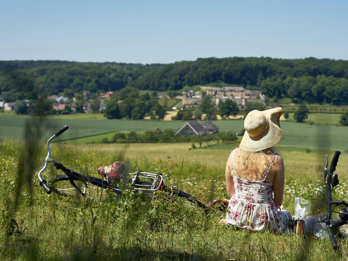 How to Fast from Digital Distractions This Summer
